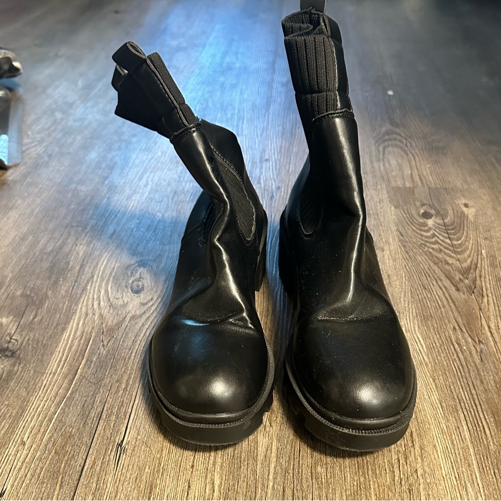 Chelsea boots
